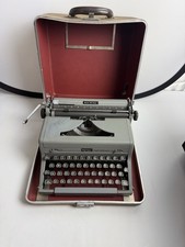 Royal Quiet De Luxe Vintage Typewriter Works thumbnail
