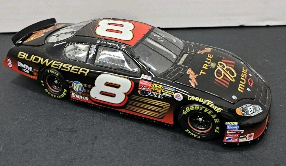 1:24 ACTION RCCA 2003 #8 BUDWEISER MUSIC DALE EARNHARDT JR - Image 3 of 4