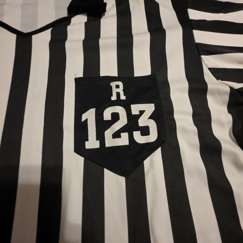 California Colección de Disfraces Para Hombres Árbitro Rayas Halloween Camisa Sombrero 3XL NOTA Foto 3 de 4