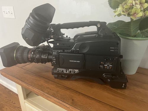 Sony PDW-F355 XDCAM HD Professional Disc Camcorder and Fujinon HSs18x5.5BRM Lens - Picture 8 of 15