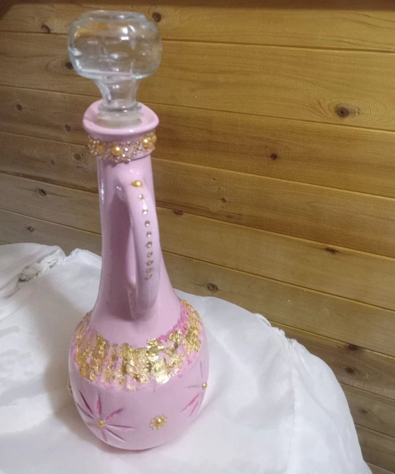Retro pastel pink shabby chic farmhouse glam glass wine jug with stopper vintage - Image 2 of 3