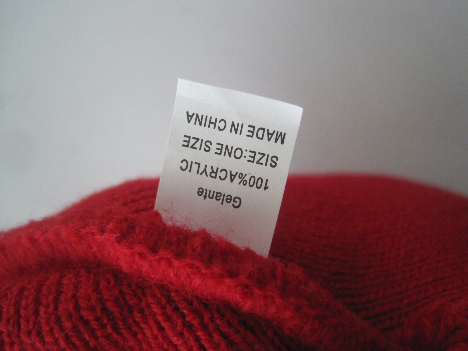 Red Snow Hat W/ Tree In Back Of Truck Gelante One Size AU 