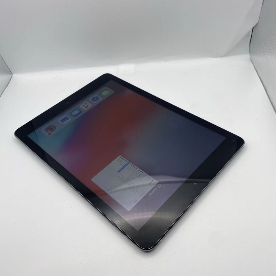 Apple iPad Air (A1474) - 9.7" - 32 GB - Wi-Fi Only - Space Grey - Image 3 of 4