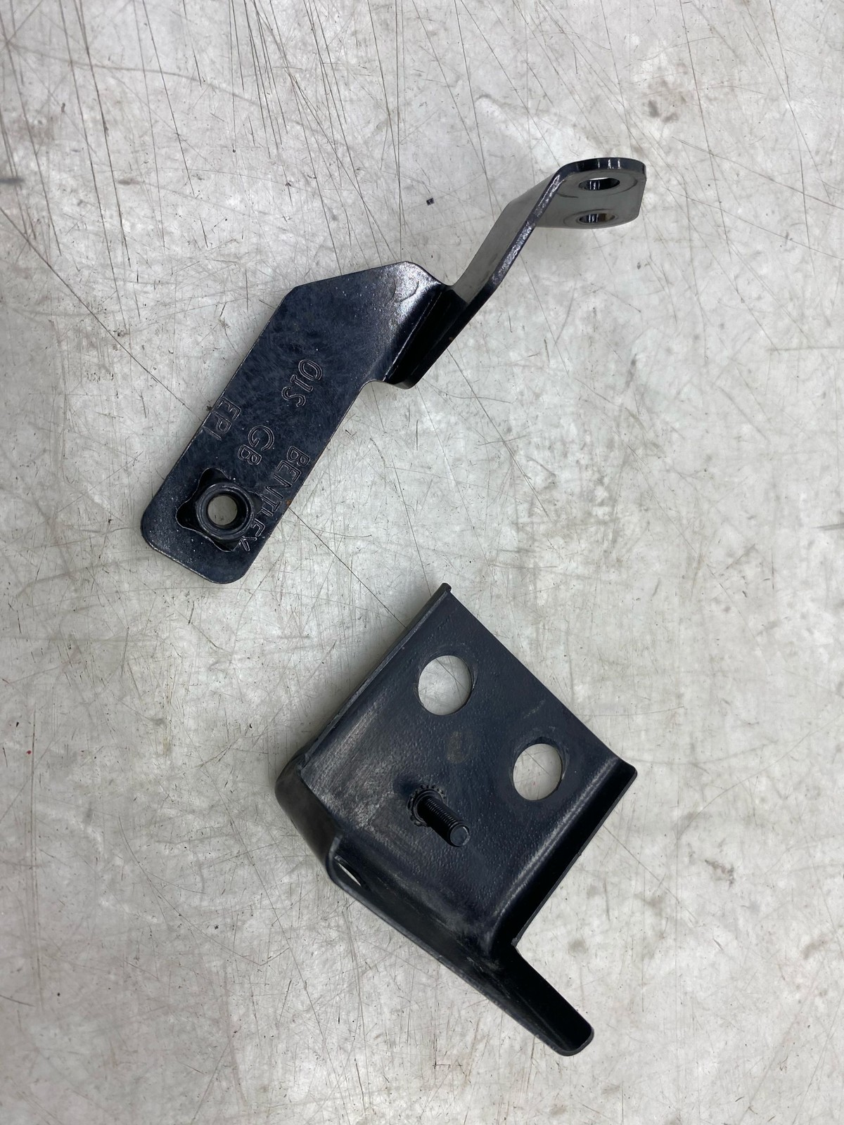 2010-2020 BENTLEY MULSANNE RIGHT PLENUMB CHAMBER COVER PANEL BRACKET 3Y1805284