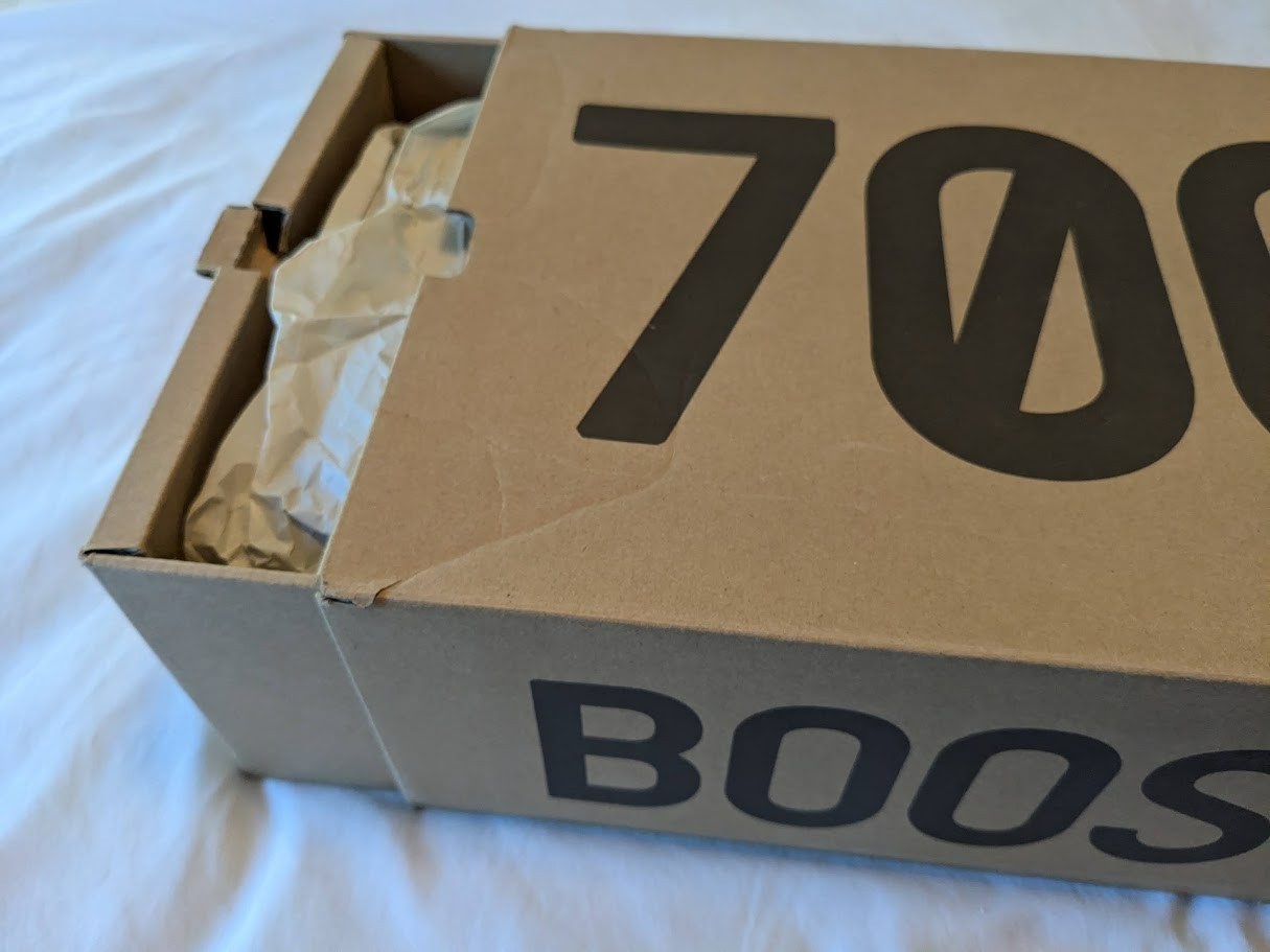 Adidas Yeezy Boost 700 Size 9.5 (Pre-Owned) thumbnail 10