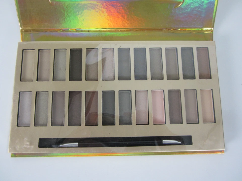 Style Essentials Anything But Basic Large 24-Color Eyeshadow Palette-6.10 Oz-New - Image 3 of 4