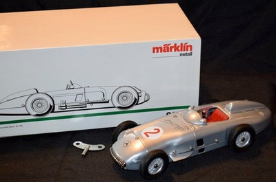 Marklin Mercedes Benz Silver Arrow W 196 Juan Fangio #81104 With Key In OG Box