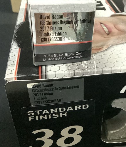 1/24 & 1/64 NASCAR David Ragan 2017 #38 Ford Shriners Autographed DIN # 445 - Picture 7 of 7