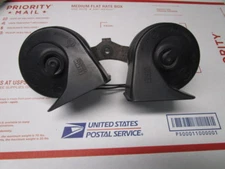 2003-2011 Lincoln Town Car DUAL ELECTRIC HORN w/ BRACKET OEM