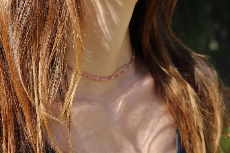 Hermosos collares hechos a mano con cuentas redondas facetadas de rodonita rosa 18"" Foto 2 de 4