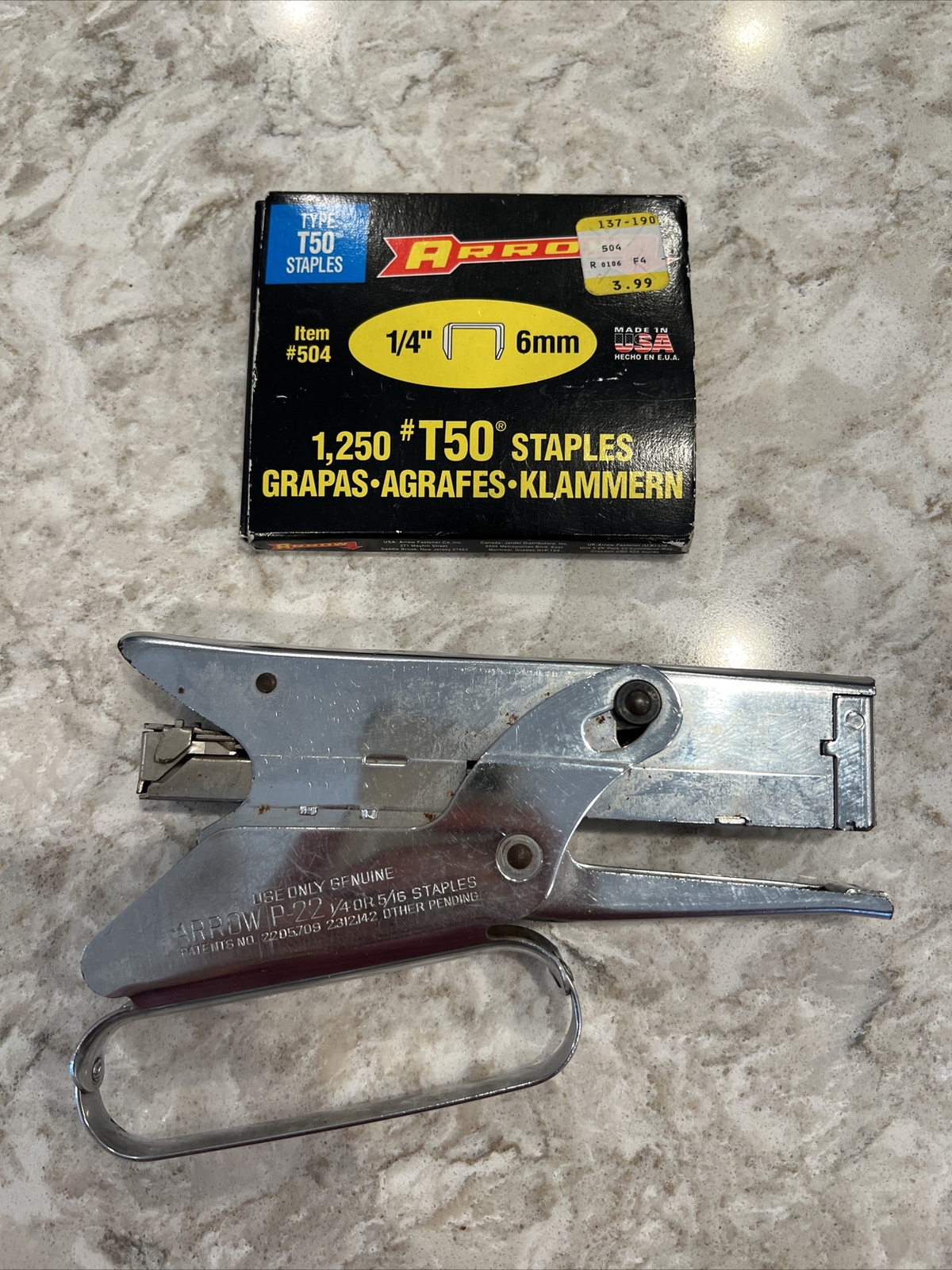VINTAGE Arrow Fastener P22 Heavy Duty Plier Type Stapler & One Box of