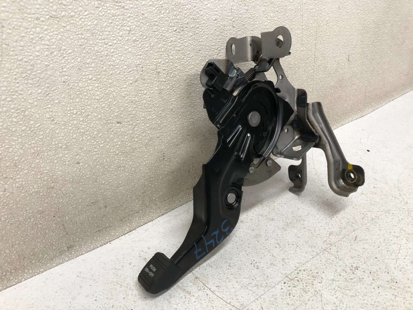 1420 INFINITI Q50 PARKING BRAKE PEDAL EMERGENCY BRAKE PEDAL ASSEMBLY