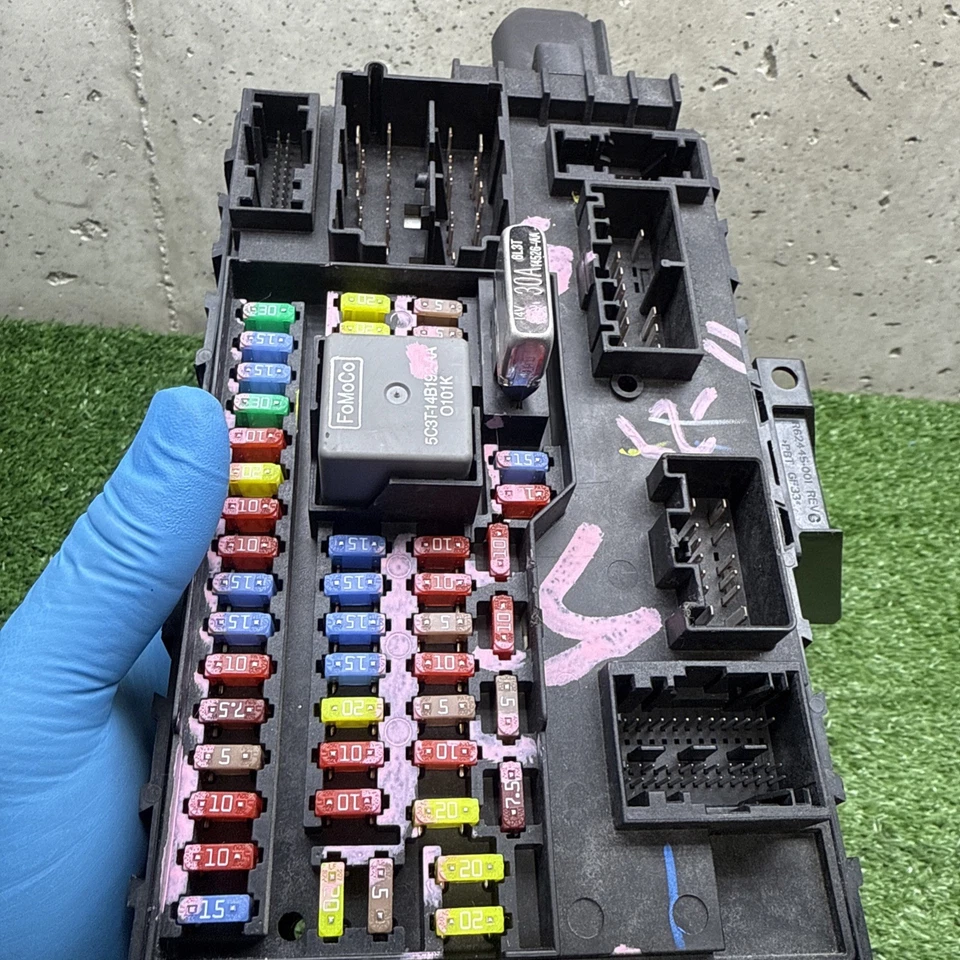 Ford Expedition 2007-2011 interior caja de fusibles panel módulo de unión al1t 15604 anuncio Foto 3 de 4