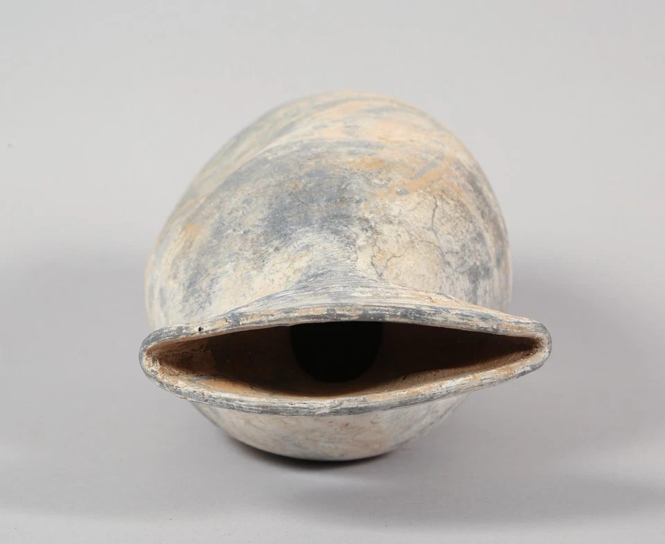 A Han Dynasty Chinese Pottery Wine Flask - Image 4 of 4