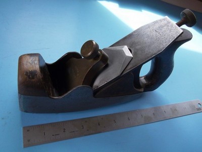 Original Norris Hobel Holzbearbeitungswerkzeug - kleine Spaltung an der Front - sonst gut.