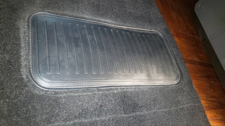 DATSUN/NISSAN 240Z DELUXE ULTRA CUT PILE FLOOR SET FITS 1970-71' (BLACK) S30Z - Image 3 of 4