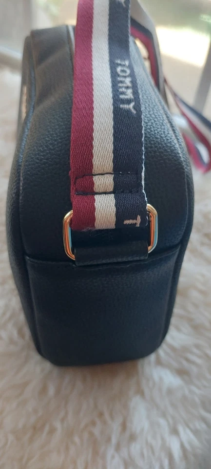 Tommy Hilfiger Purse - Image 2 of 4