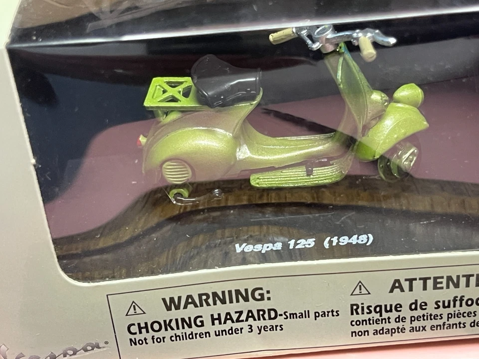 Новый скутер Ray Vespa 125 (1948) - масштаб 1:32 литой как новый в коробке - Изображение 2 из 4
