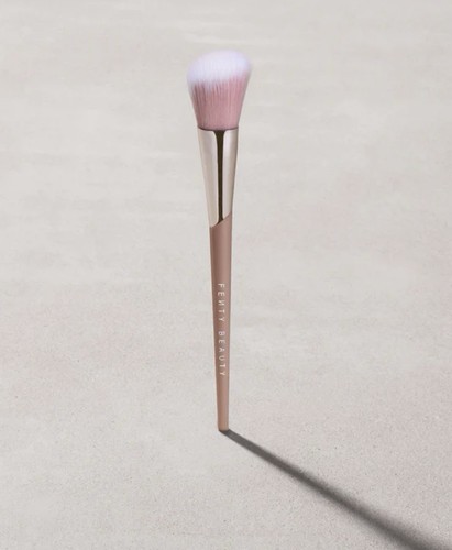 Fenty Beauty By Rihanna 155 BLUSH BRUSH