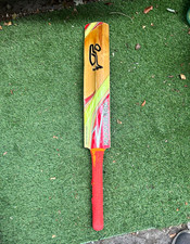 Kookaburra Menace M.500 Willow Cricket Bat Short Handle Adult Red/Green