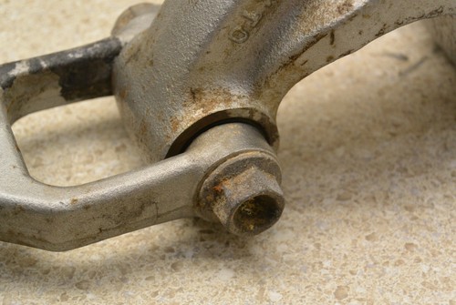 2002 Honda XR200R Shock Connecting Rod Swing arm Linkage 52470-KT0-830 7196 A7 - Picture 8 of 12