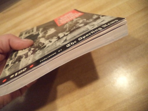1963 - 1964 NBA SPORTING NEWS OFFICIAL NATIONAL BASKETBALL ASSOCIATION GUIDE - Picture 20 of 22