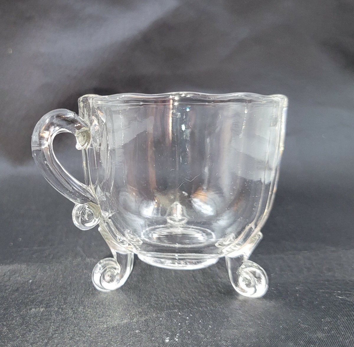 128 oz disposable paint measuring cups Plastic Mixing Cup 5 QT (165oz)