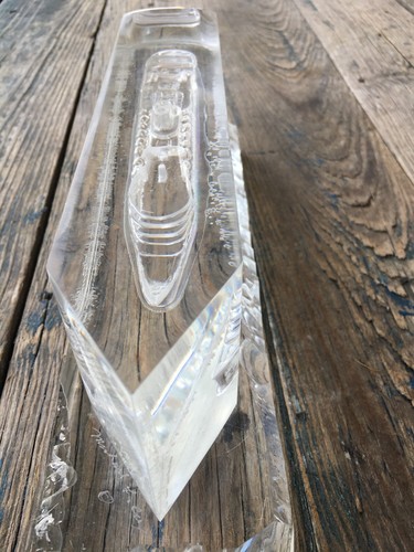 MICHAEL F COX SIGNED LUCITE SHIP HAND CARVED VINTAGE SCULPTURE LARGE & HEAVY - Picture 14 of 21