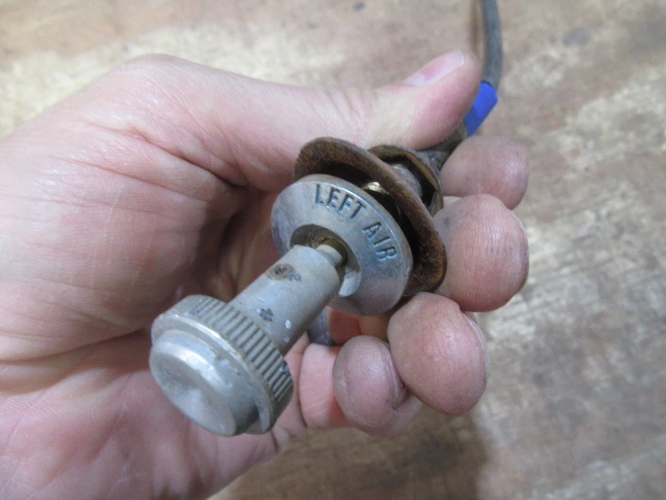 Mercury Monterey 1965 panel de retroceso interior perilla de cable de ventilación de aire fresco lado del conductor Foto 2 de 2