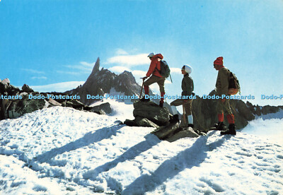 D187460 Courmayeur. Chamonix. Mont Blanc Flambeau Hill und Riesenzahn. Alpinist