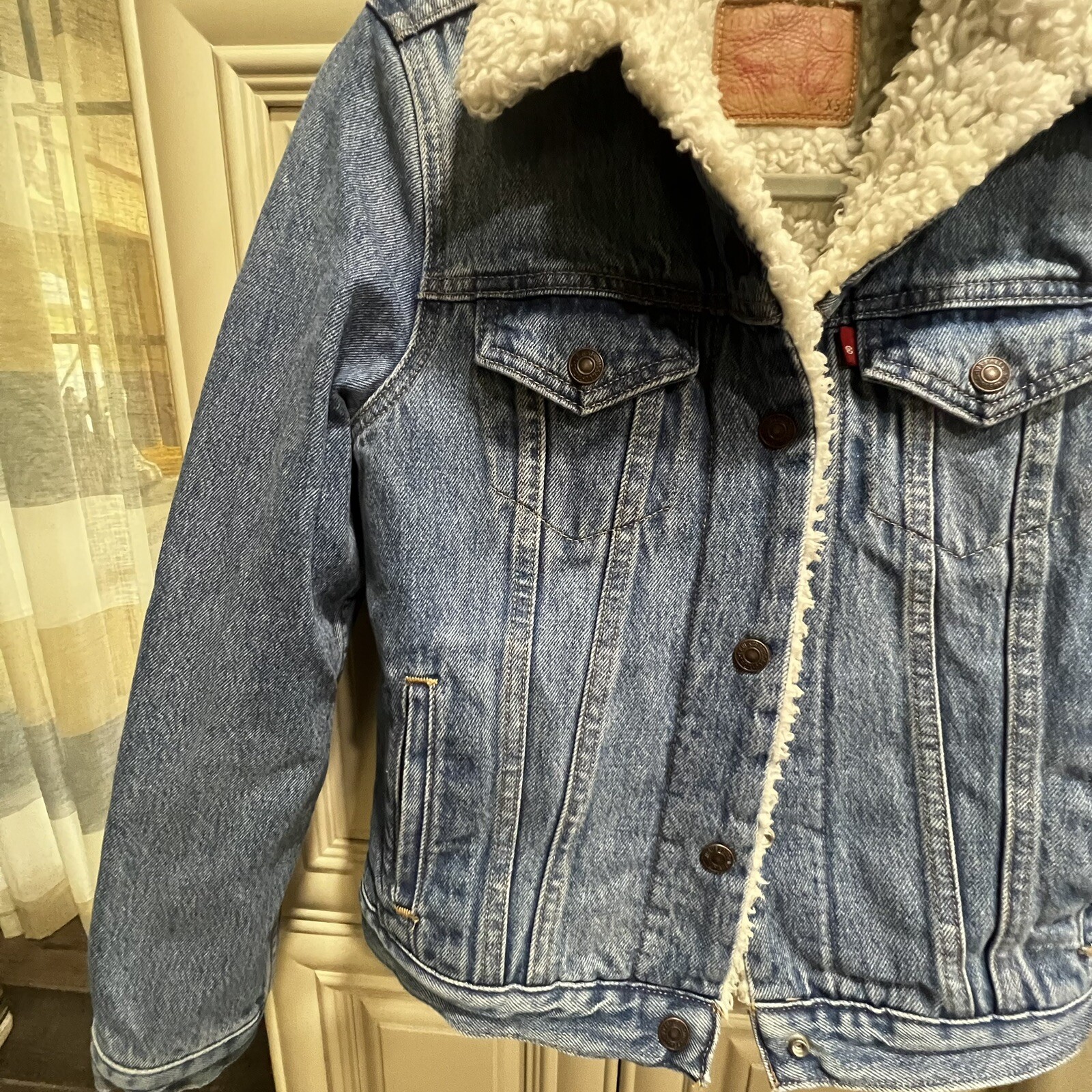 Levi's Sherpa Lined Denim Trucker Jacket Women’s Size… Gem