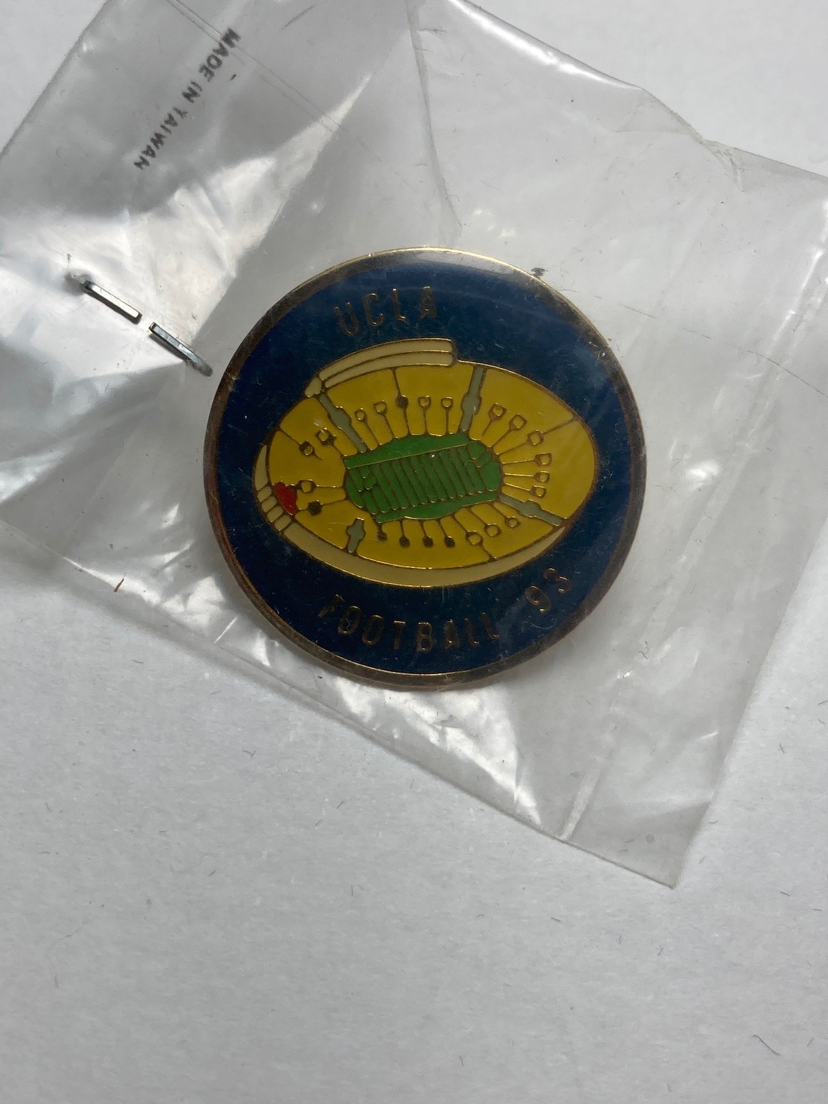 PIN UCLA Bruins 1993 Football Rose Bowl College University Original Vintage