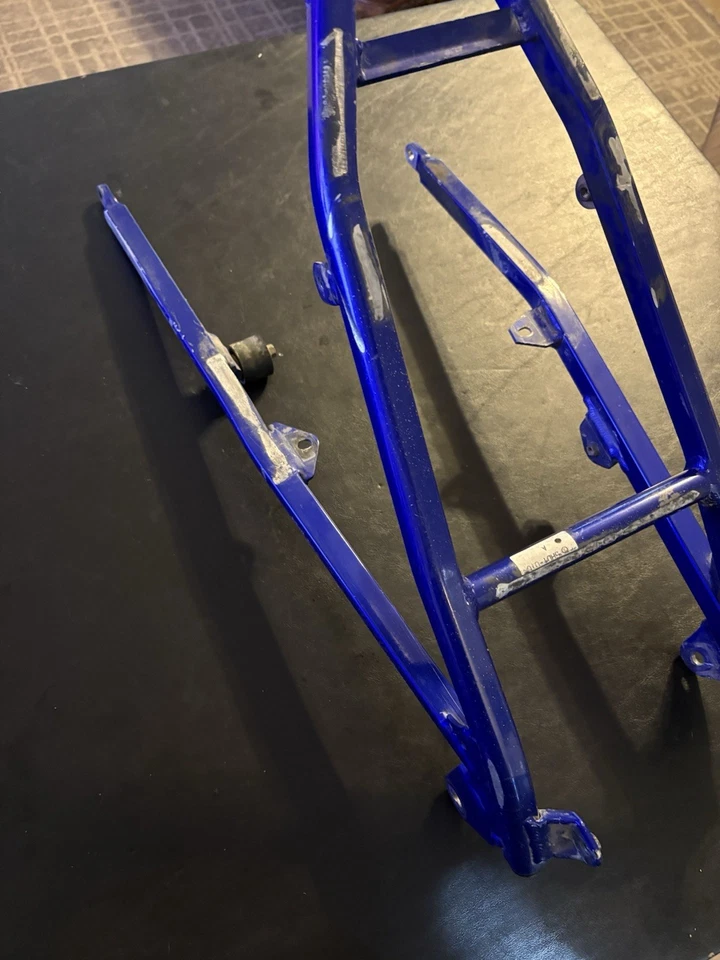 Yamaha YZ125 2000 OEM subchasis trasero subchasis soporte asiento 5HC-21190-00-P0 Foto 2 de 4