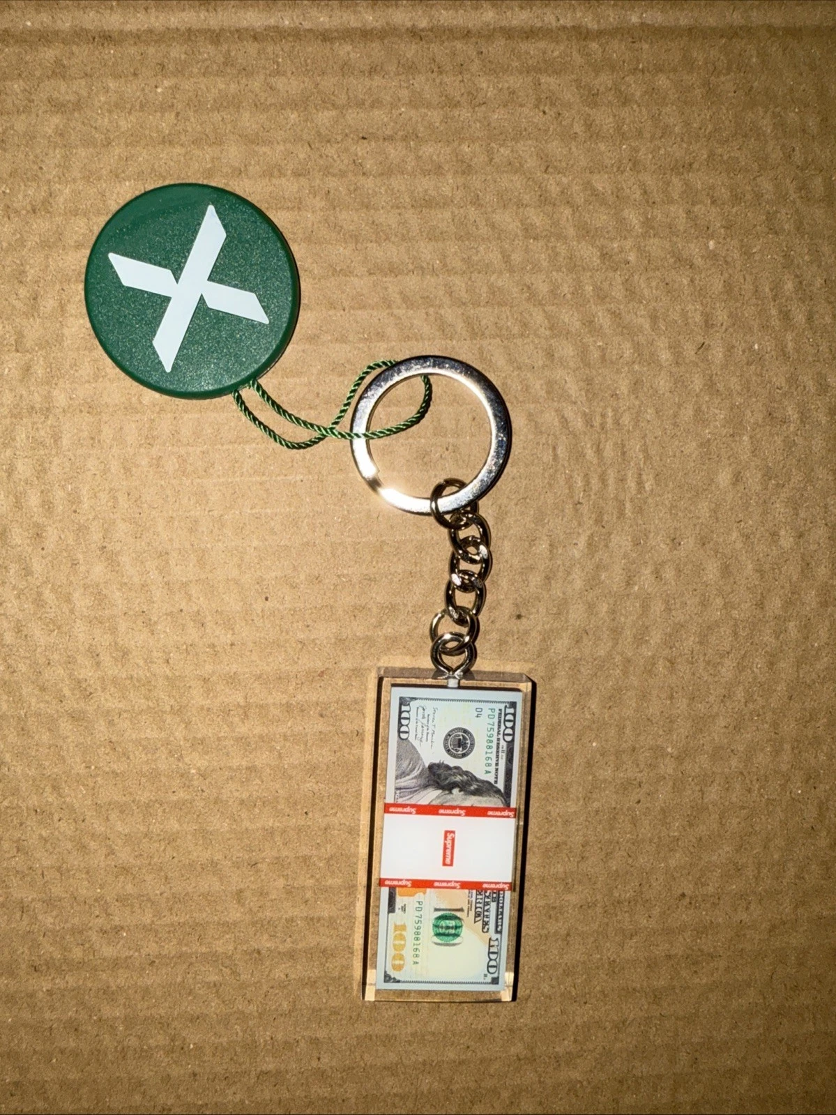 Porte clés Supreme Cash Paperweight   StockX