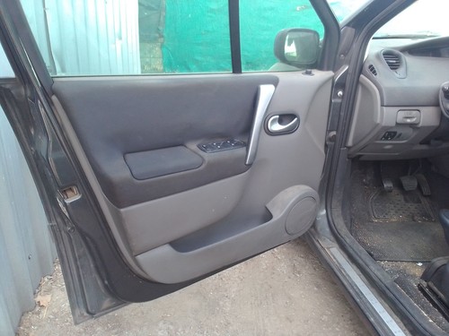 8200677518 TAPA MOTOR / 2204149 PARA RENAULT SCENIC II JM0/1_ 1.9 DCI JM14 - Imagen 8 de 10