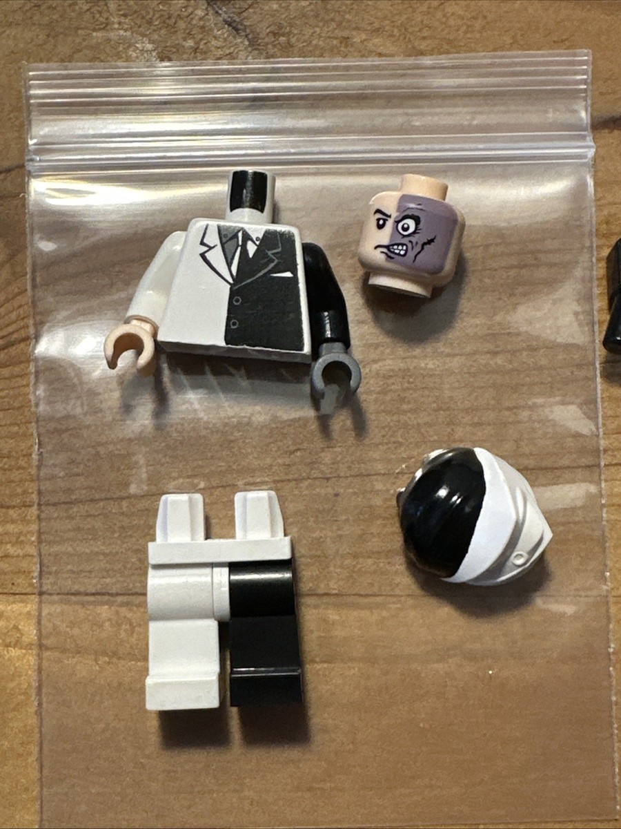 LEGO Two-Face bat004a White Hips 7781 BATMAN I 2006 Two Face's