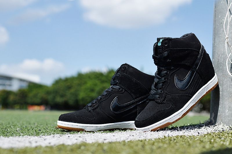 Nike Dunk Sky Hi Essential Black Gum 644877 011 Wmn Sz 8.5 Nike Dunk Sky Hi Essential Black Gum 644877 011 Wmn Sz 8.5