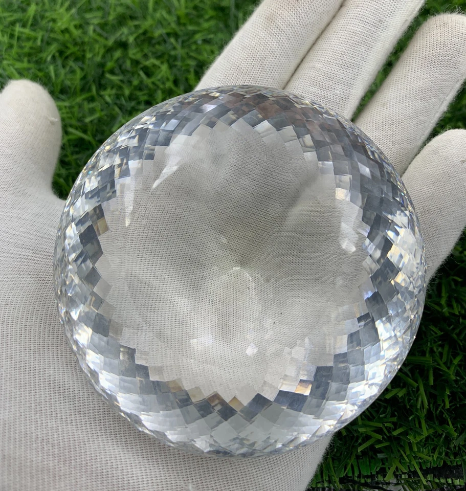 1404 CRT Round Clear Quartz Gemstone, AAA Excellent Quality Faceted Cut Gemstone - Image 4 of 4