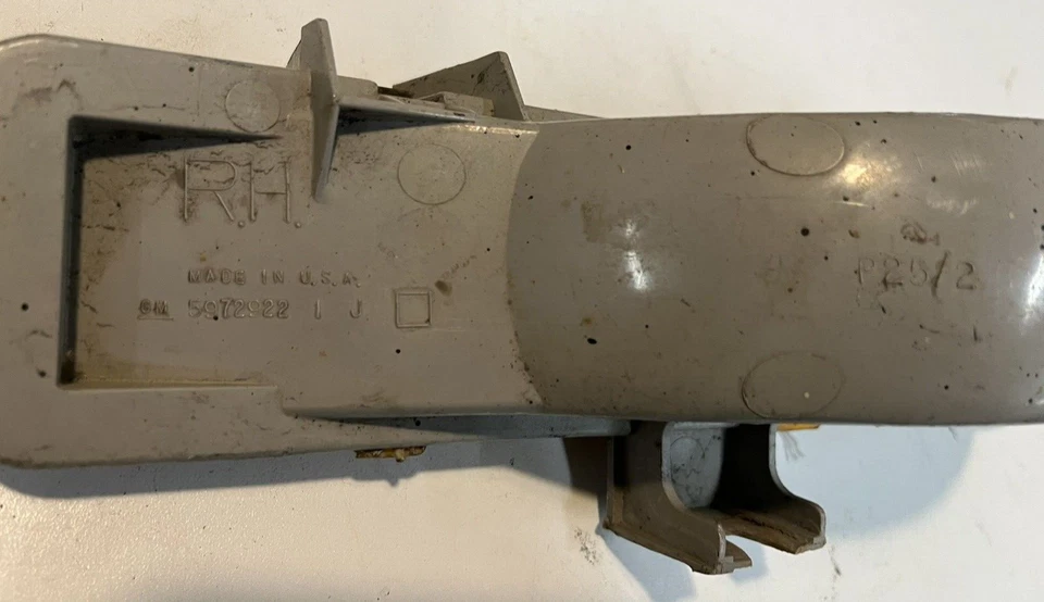 Carcaça de farol de estacionamento/volta GM RH 5972922 1982-94 Chevrolet S10 e GMC S15 fabricante de equipamento original - Imagem 2 de 4