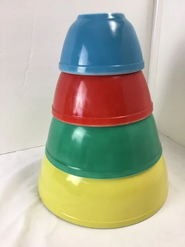 Vintage Pyrex Primary Colors Nesting Mixing Bowls - Set of 4 NICE!