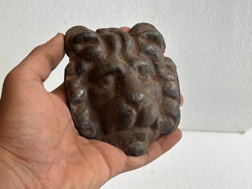 RARE OLD VINTAGE HAND FORGED HEAVY RUSTIC CAST IRON WALL/TABLE DECOR LION FACE, - Picture 2 of 12