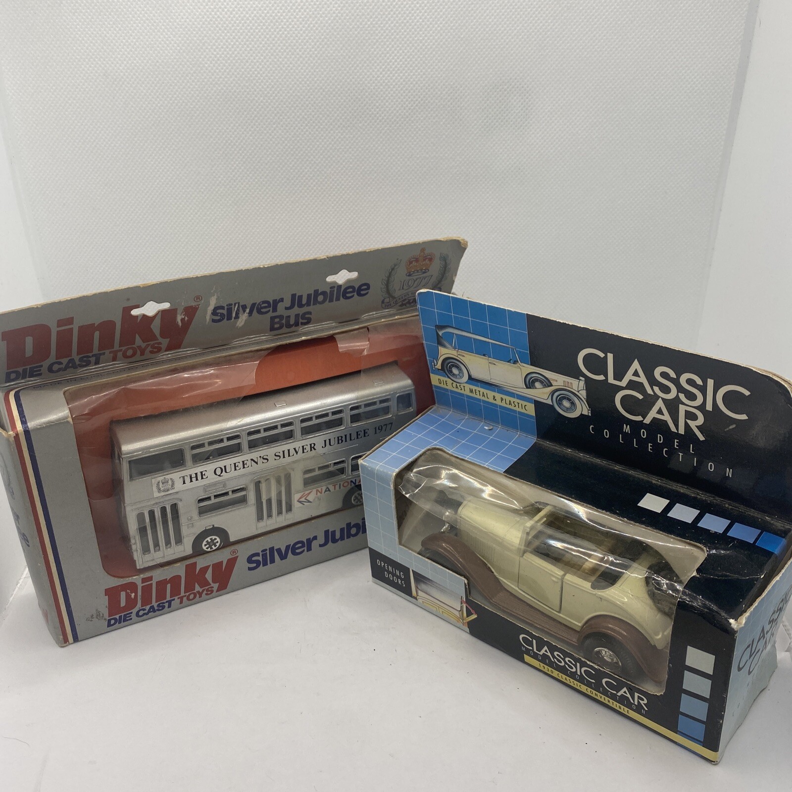 Dinky 297, Silver Jubilee Bus - Free Price Guide & Review