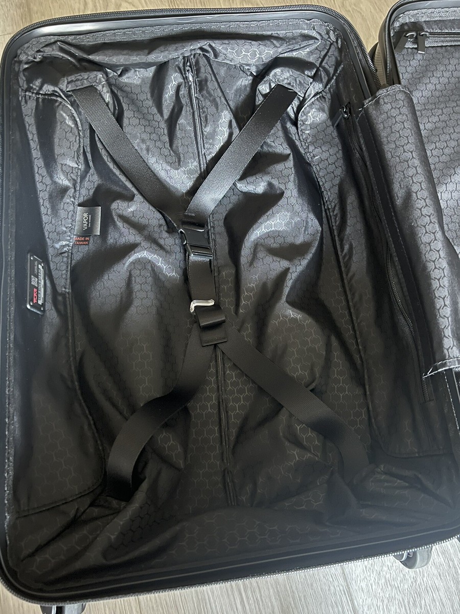 TUMI Vapor International Carry-On Lightweight Spinner 98408 TUMI Vapor International Carry-On Lightweight Spinner 98408