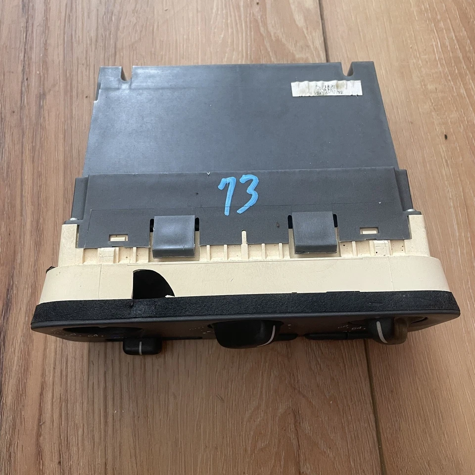 1999 - 2004 年沃尔沃 S70 前仪表板温度气候控制组件原始设备制造商 — 第 2/4 张图片