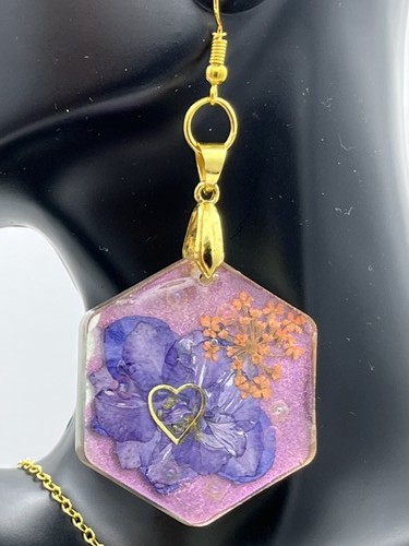 Earring & necklace w/ flowers & purple & iridescent pink w/ gold ptd chain cos - Afbeelding 4 van 21
