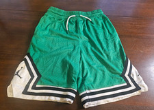 Jordan Sport Mesh Diamond Shorts Green Black Stripes Sz XL Boys 13-15 years