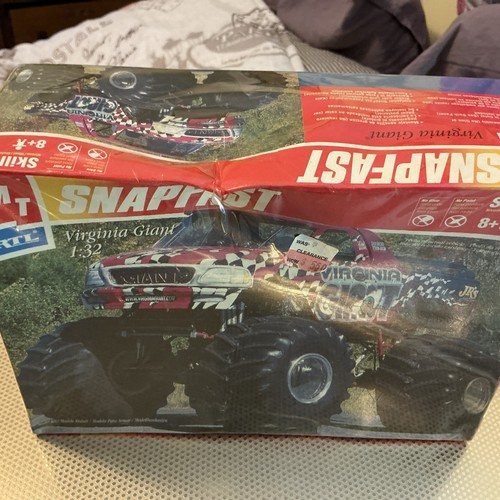 AMT/ERTL Snapfast Virginia Giant Monstertruck Maßstab 1:32 Factory Sealed LESEN - Bild 2 von 8