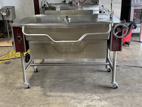 40 Gallon Southbend Natural Gas Tilt Skillet/ Braising Pan (VIDEO)
