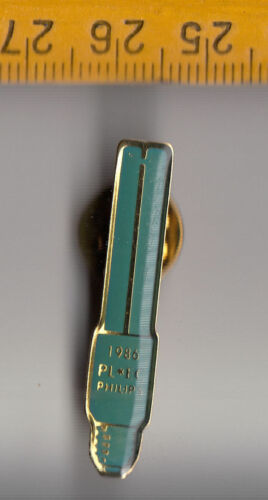 PHILIPS RADIO TELEVISION LOGO pin badge Light Bulb Euro Disney Sponsor - Picture 8 of 34