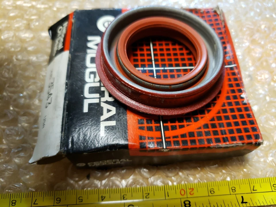 Auto Trans Output Shaft Seal National 3543 New In The Box ! Free Shipping ! - Imagem 2 de 3